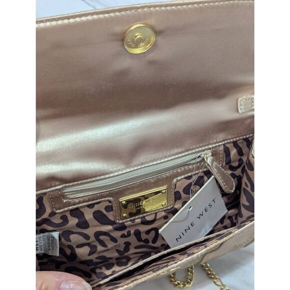 Nine West Women's Gold Metallic Striped Rectangular Gold Chain Shoulder Bag NWT - Picture 3 of 6